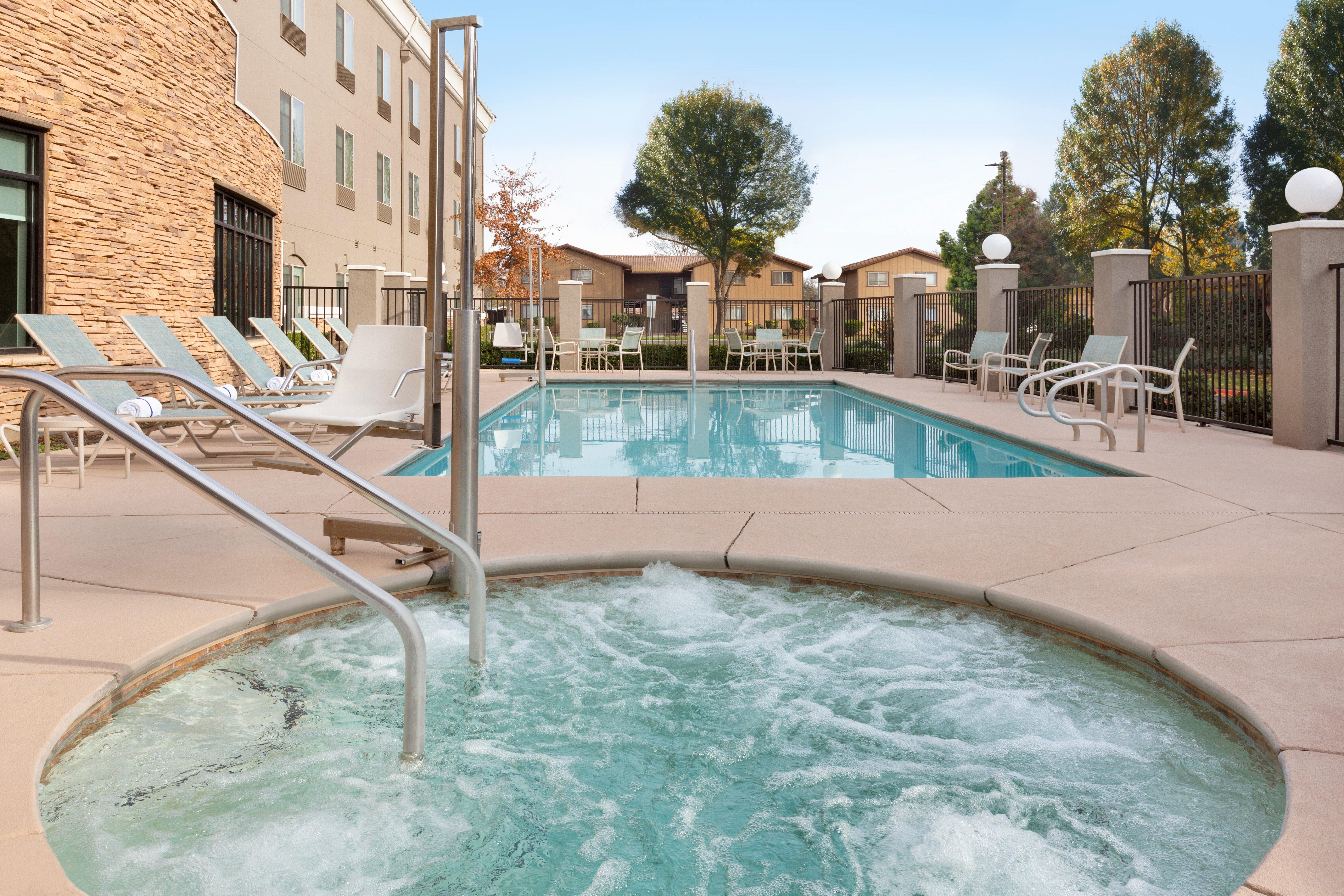 Holiday Inn Express & Suites Merced - Yosemite Natl Pk Area, An Ihg Hotel Esterno foto