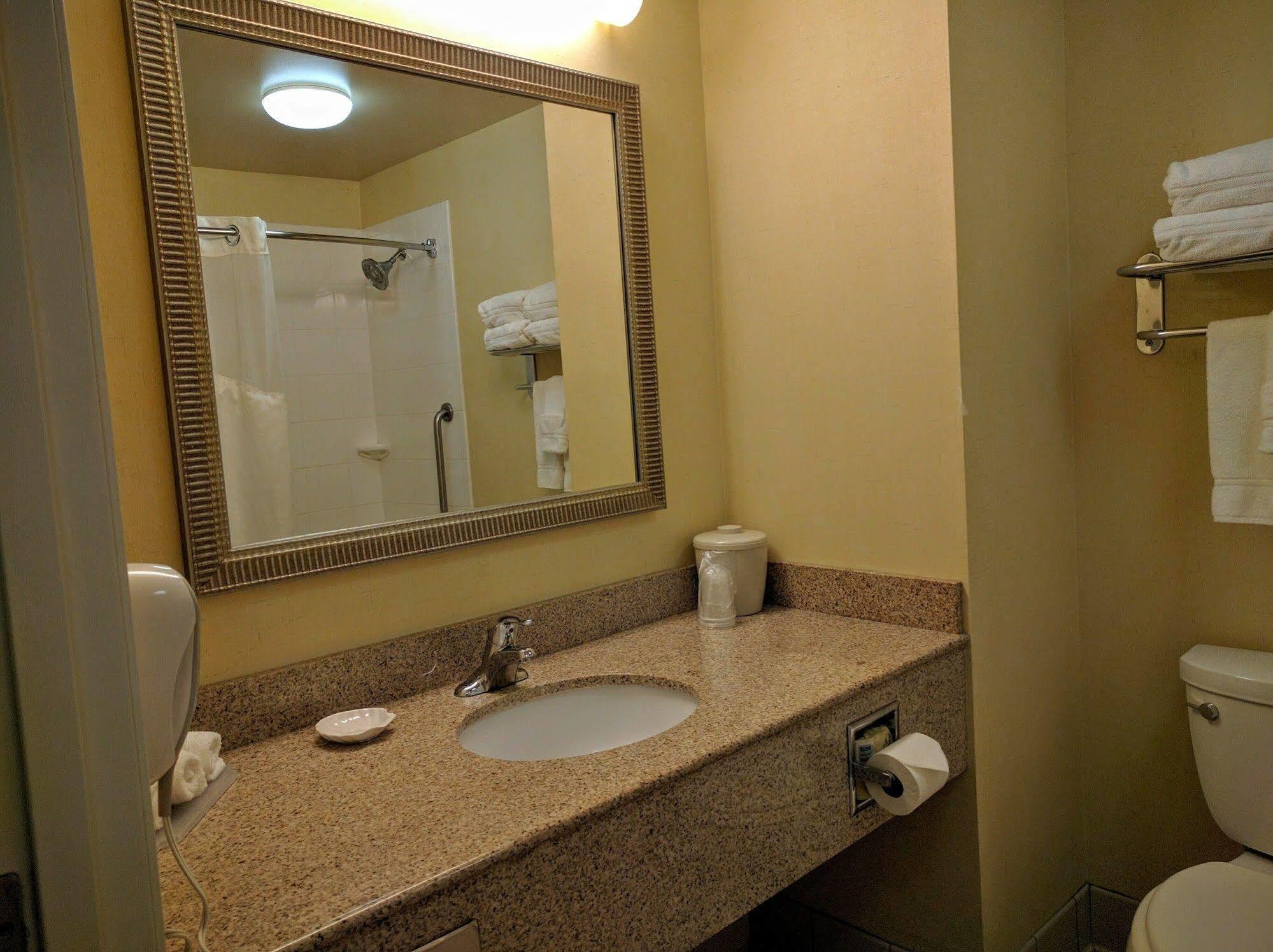 Holiday Inn Express & Suites Merced - Yosemite Natl Pk Area, An Ihg Hotel Esterno foto