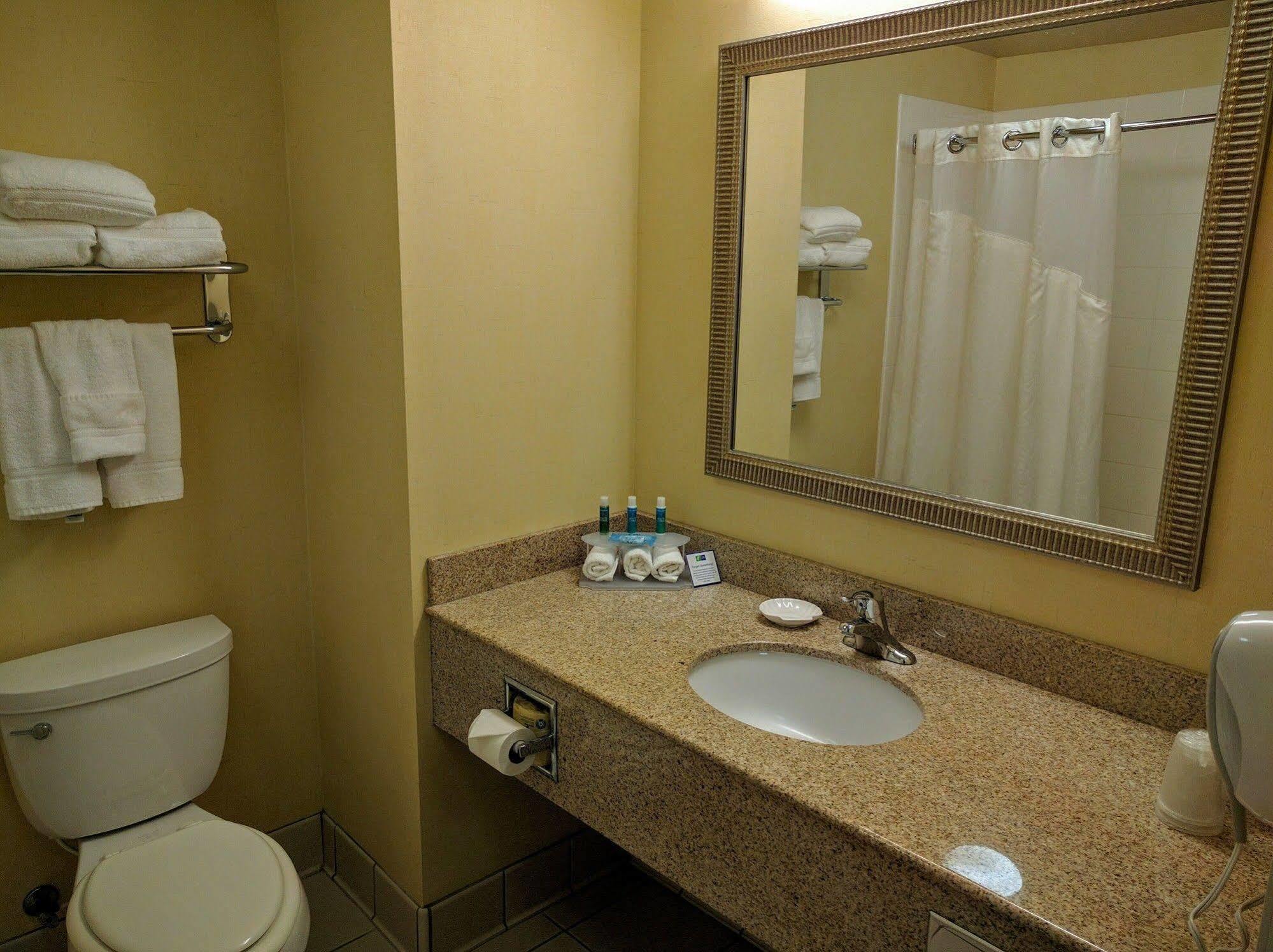 Holiday Inn Express & Suites Merced - Yosemite Natl Pk Area, An Ihg Hotel Esterno foto